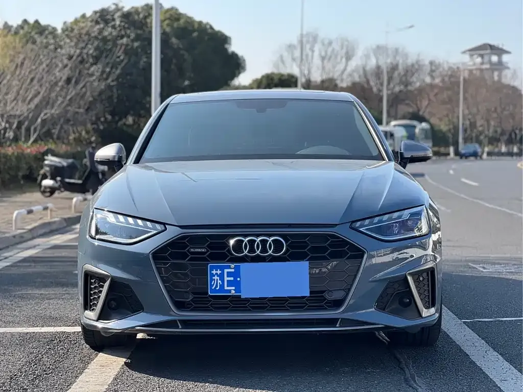 Audi A4L 2022 из CN, фото 6