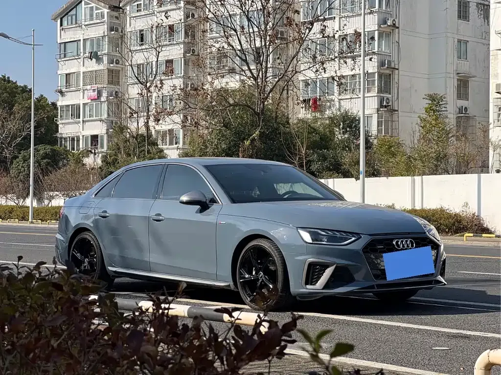 Audi A4L 2022 из CN, фото 10