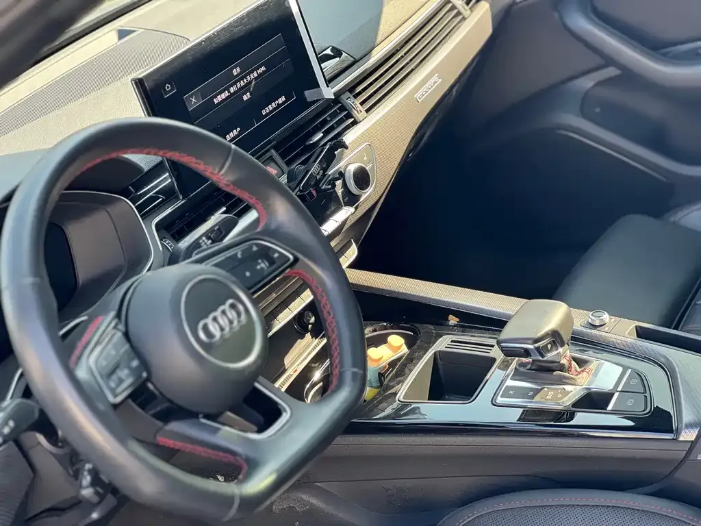 Audi A4L 2022 из CN, фото 7