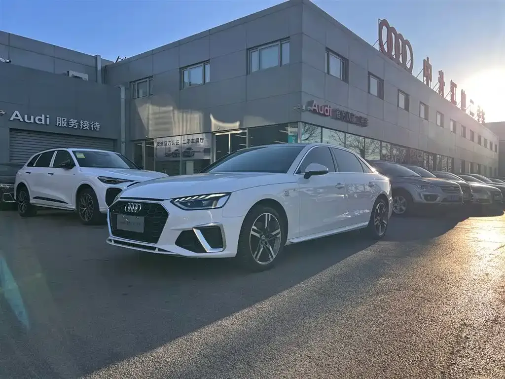 Audi A4L 2021 из CN, фото 1