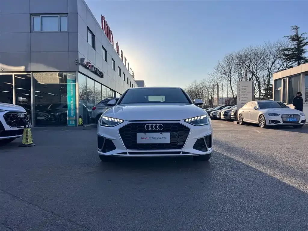 Audi A4L 2021 из CN, фото 7