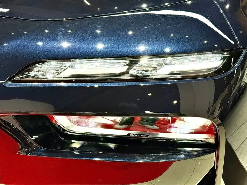 BMW 7 Series — фото 10