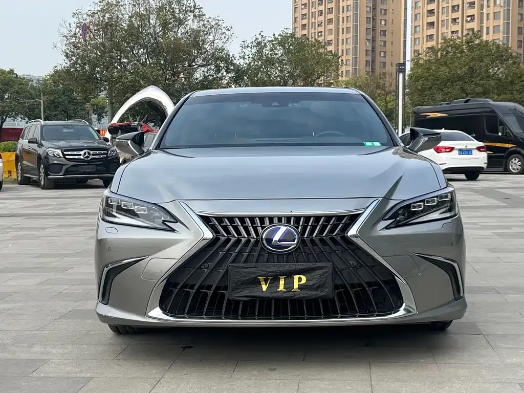 Lexus ES — фото 10