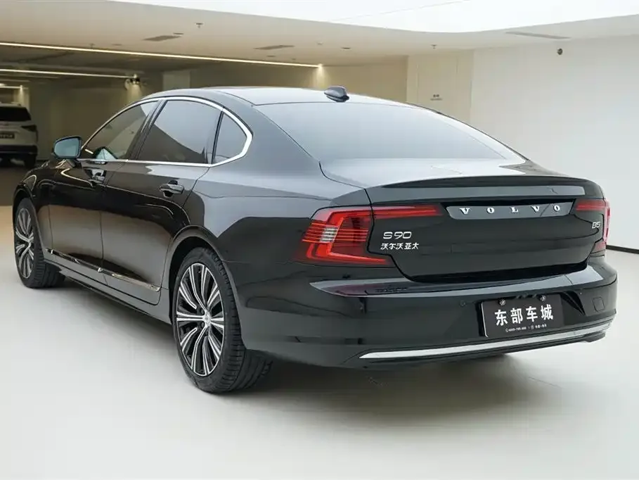 Volvo S90 2024 из CN, фото 4