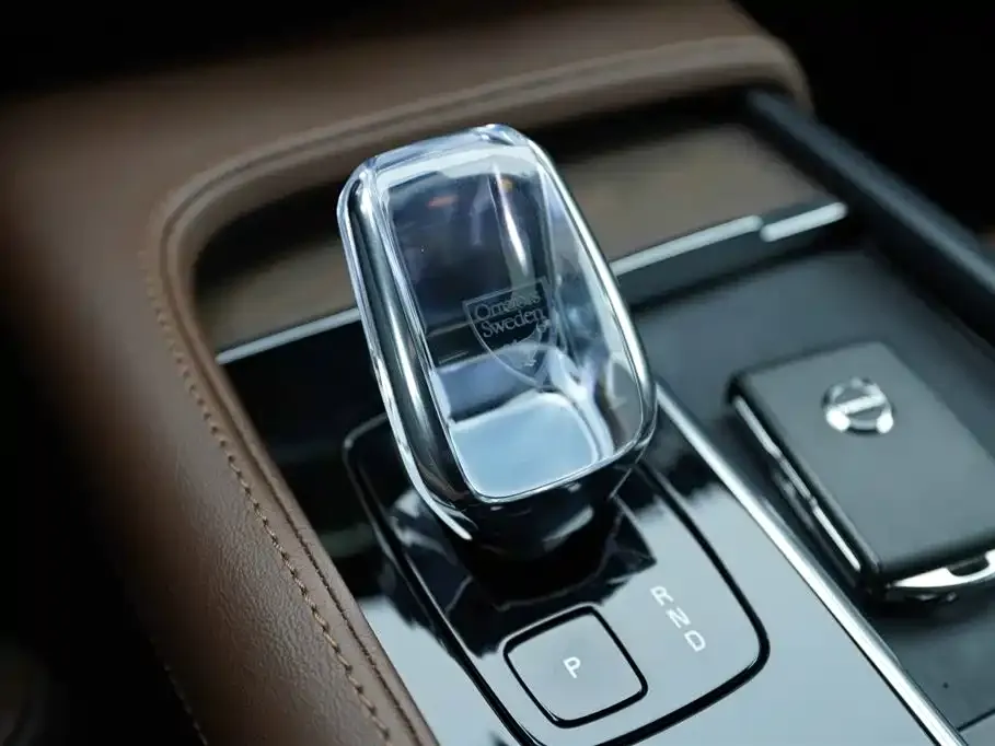 Volvo S90 2024 из CN, фото 8