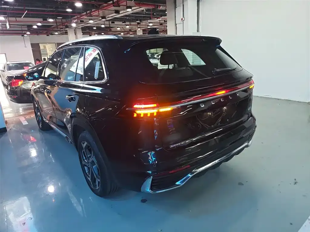 Geely Xingyue L — фото 10
