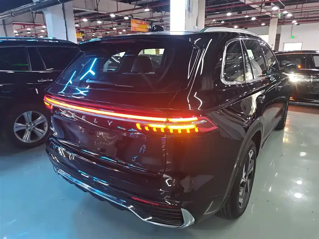 Geely Xingyue L — фото 8