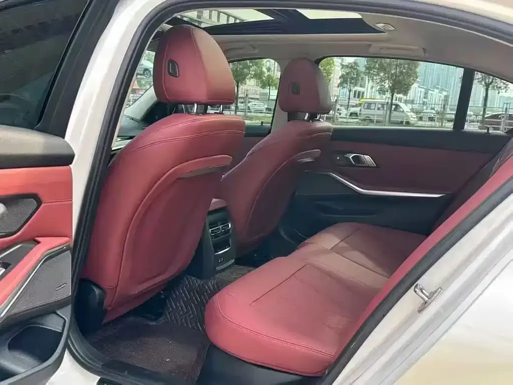 BMW 3 Series 2023 из CN, фото 4