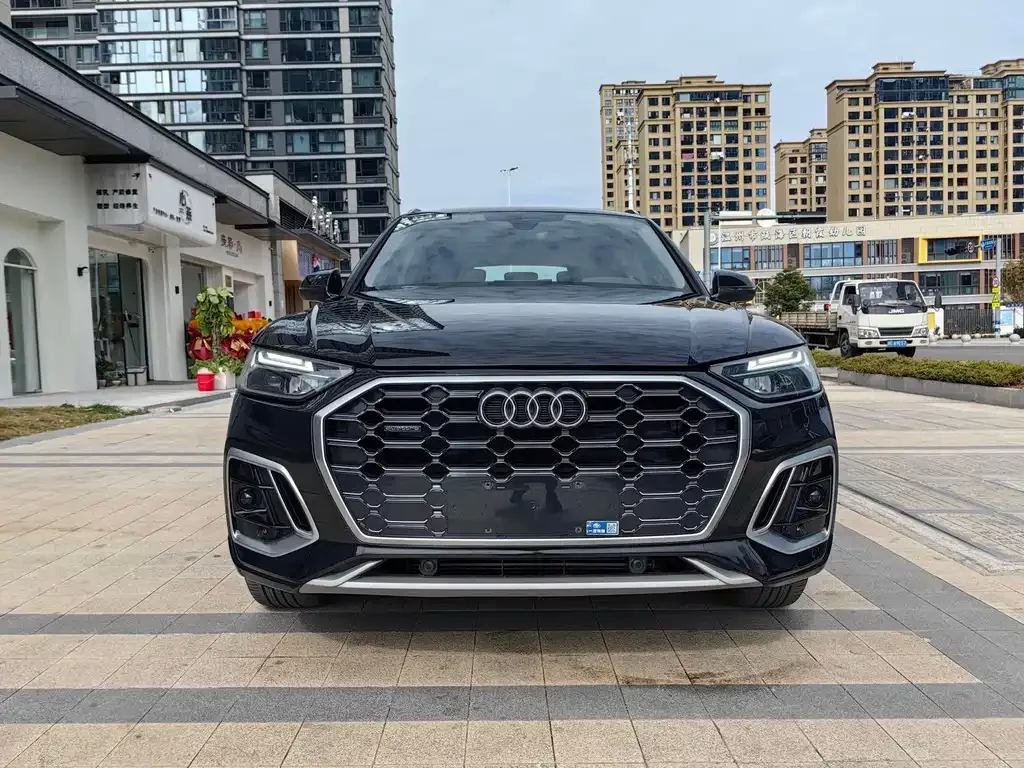Audi Q5L 2022 из CN, фото 1