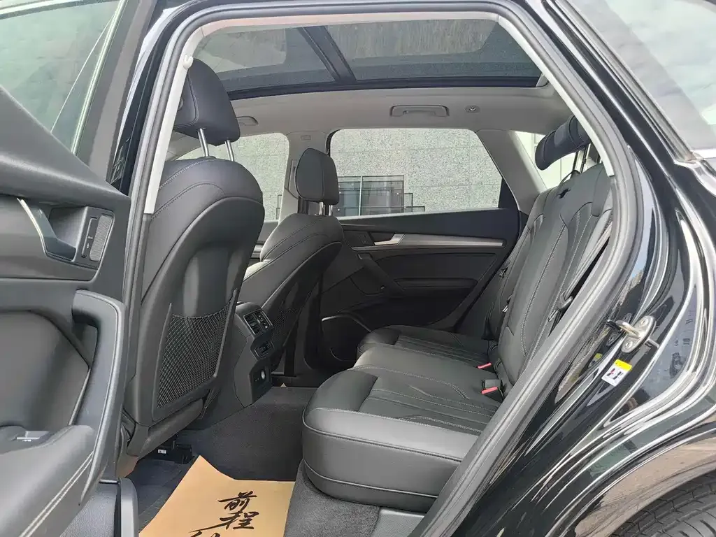 Audi Q5L 2022 из CN, фото 2
