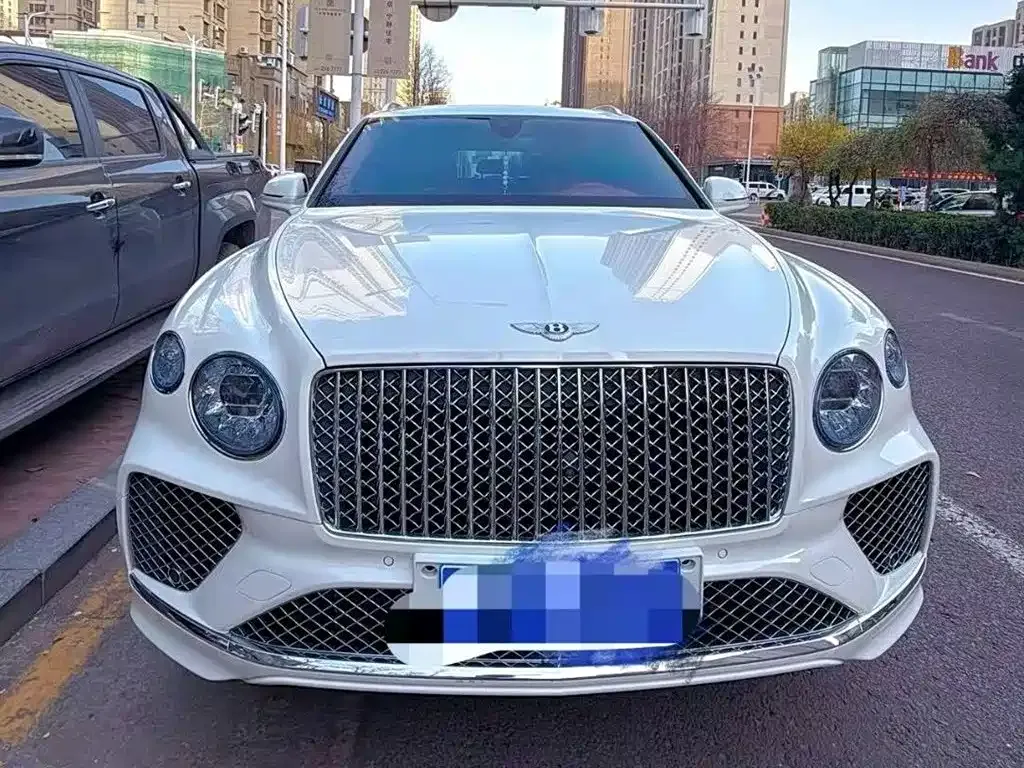 Bentley Bentayga 2023 из CN, фото 1