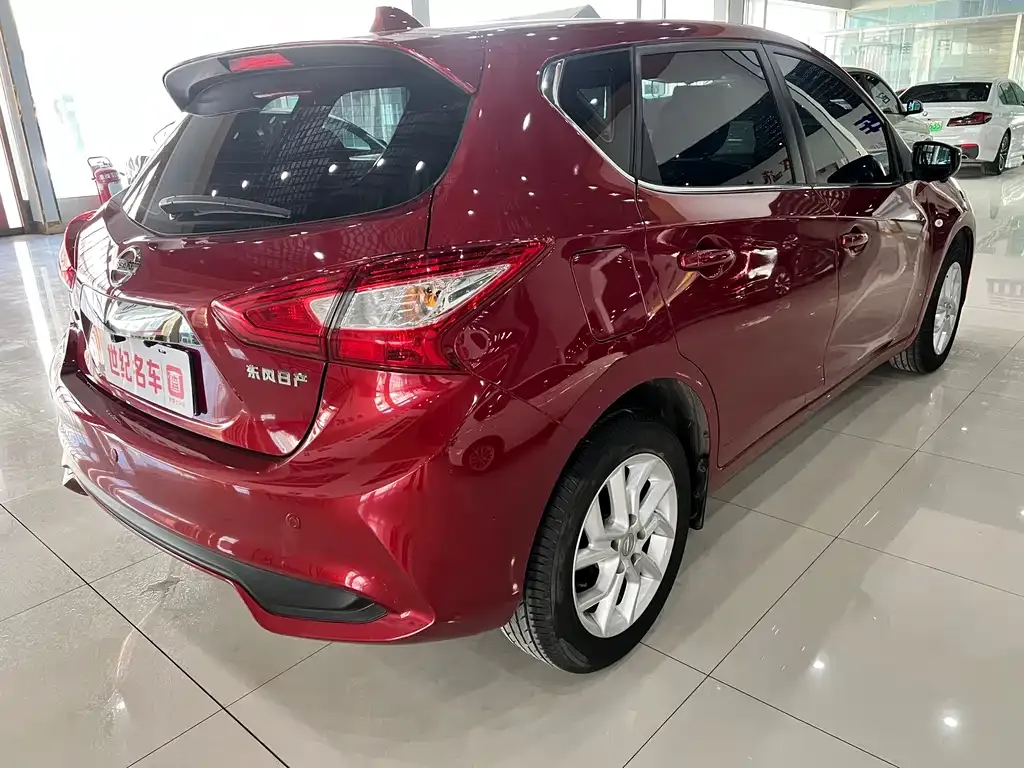 Nissan Tiida 2023 из CN, фото 3