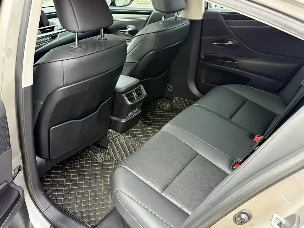 Lexus ES 2021 из CN, фото 2