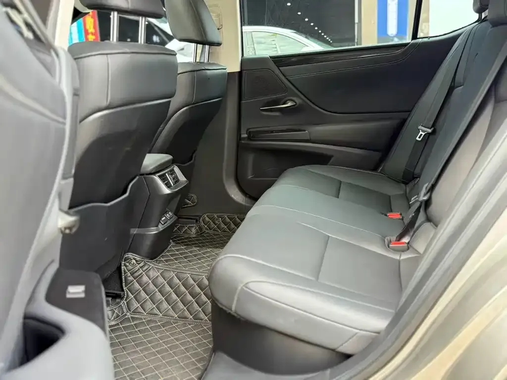 Lexus ES 2021 из CN, фото 3