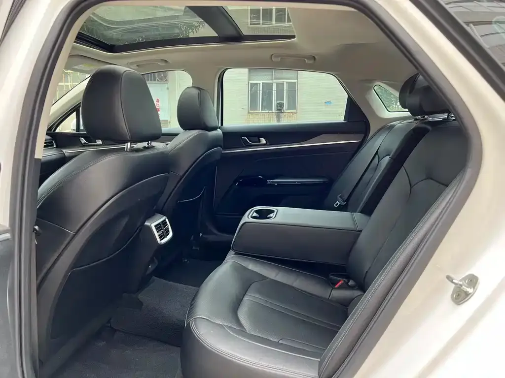 Kia K5 2021 из CN, фото 2
