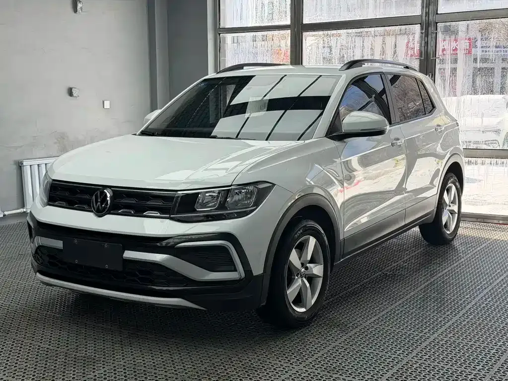 Volkswagen T-Cross — фото 1