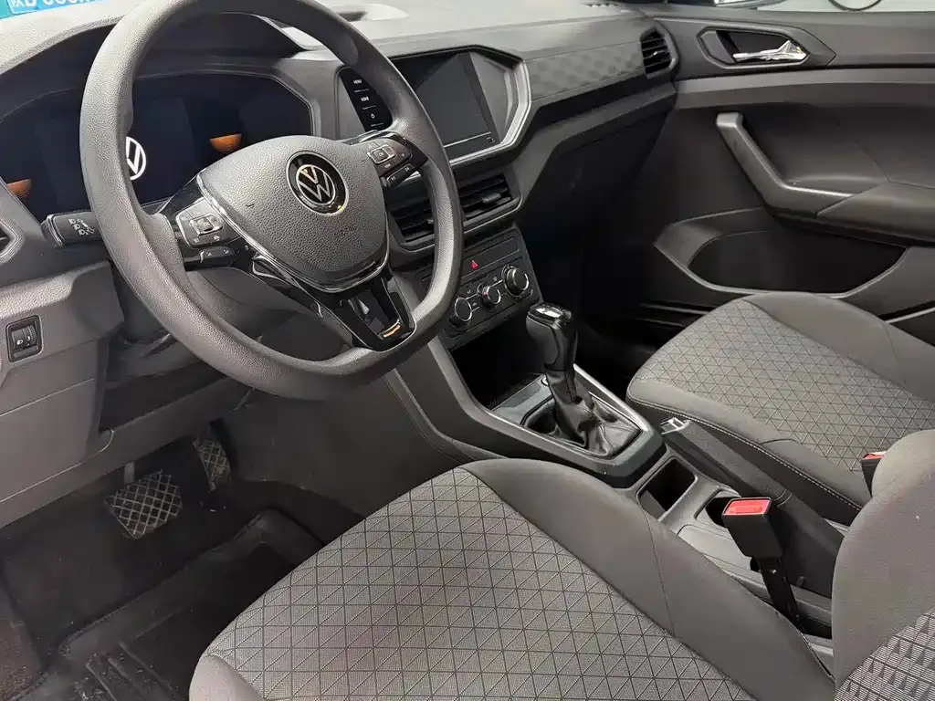 Volkswagen T-Cross — фото 9