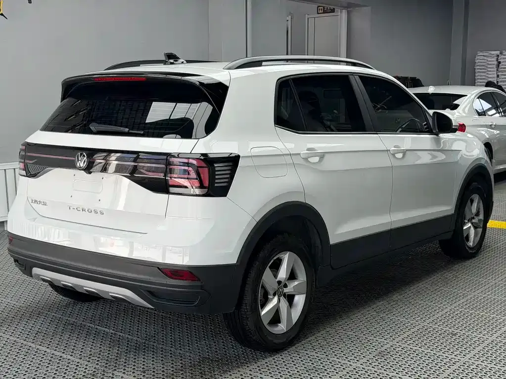 Volkswagen T-Cross — фото 10