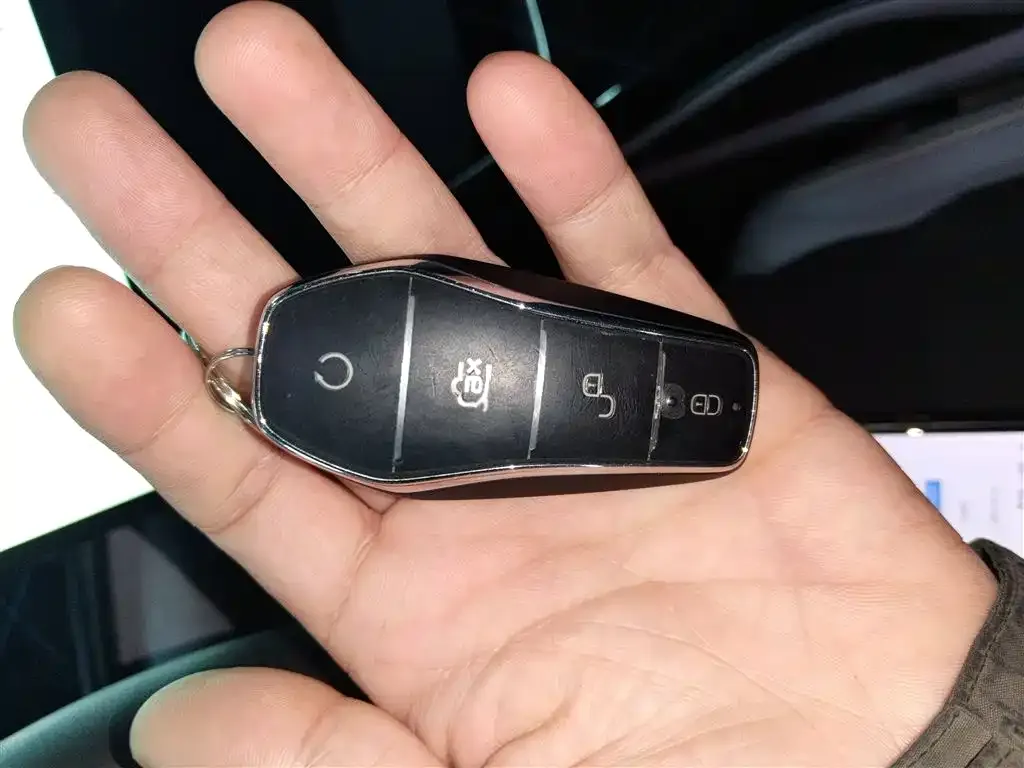 BYD Seal — фото 9