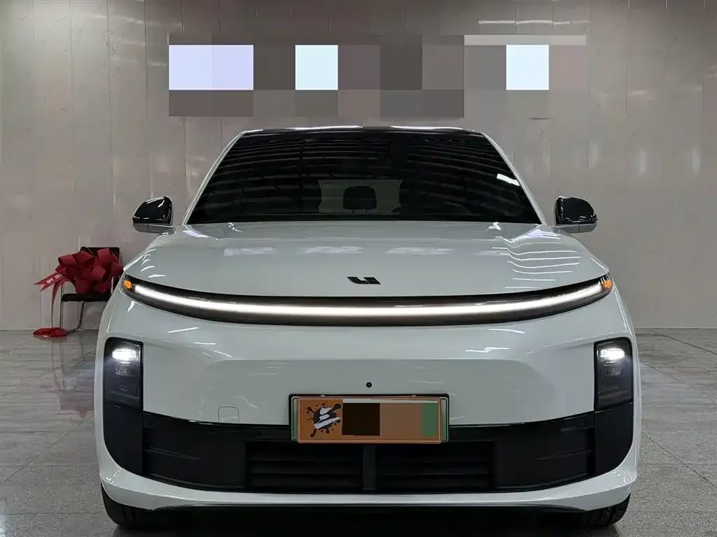 Li Auto L6