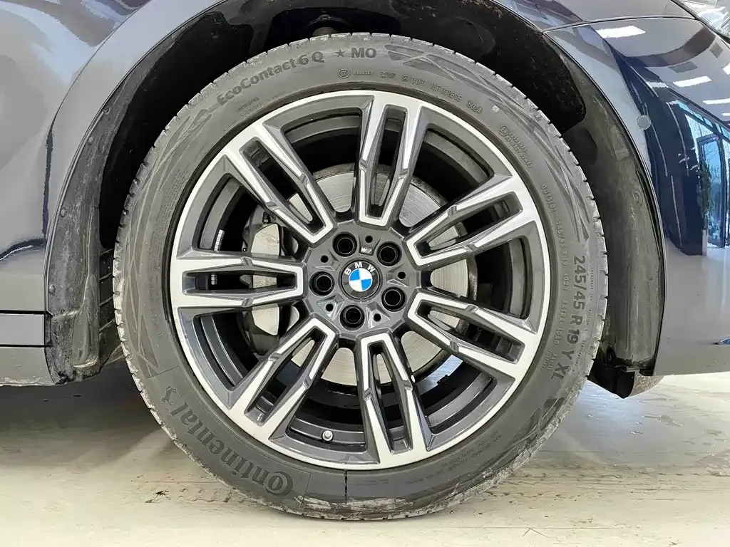 BMW 5 Series — фото 3