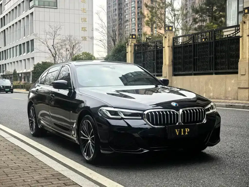 BMW 5 Series — фото 8