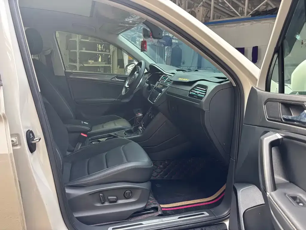 Volkswagen Tiguan L 2021 из CN, фото 10
