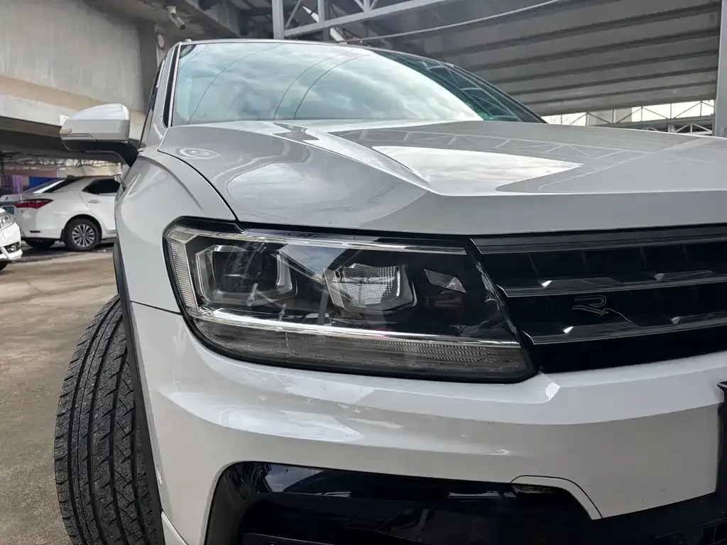 Volkswagen Tiguan L 2021 из CN, фото 4