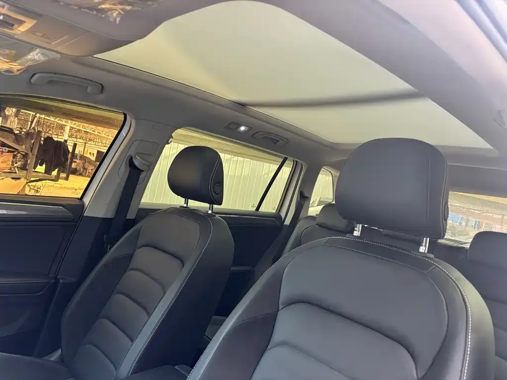 Volkswagen Tiguan L 2021 из CN, фото 2