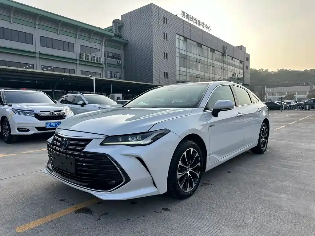 Toyota Avalon 2023 из CN, фото 1