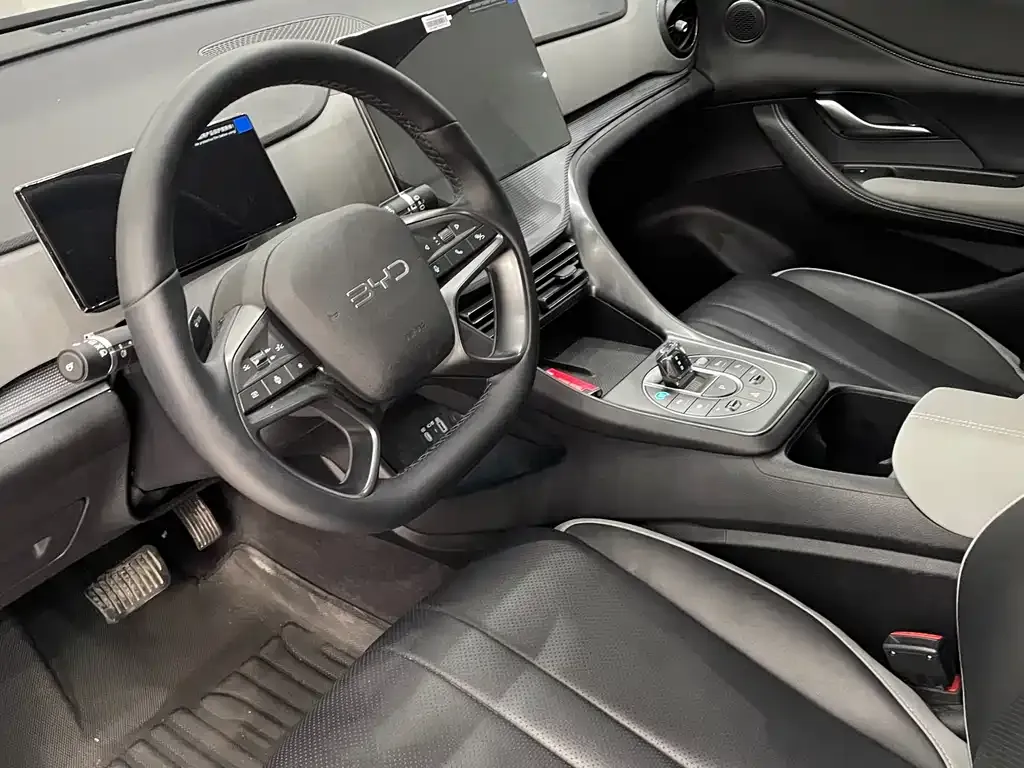 BYD Seal 05 DM-i — фото 6