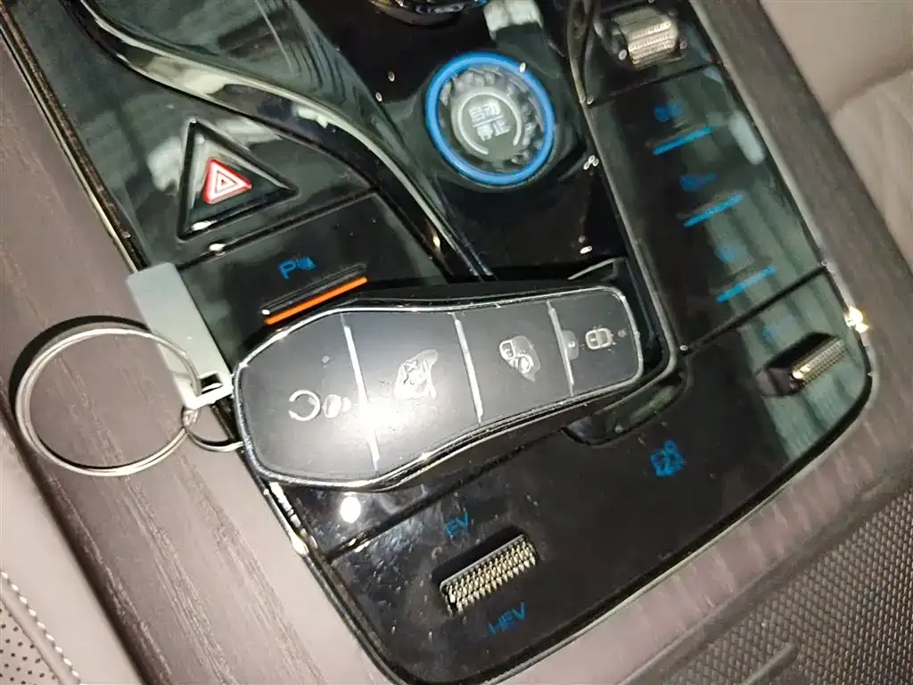 BYD Han 2025 из CN, фото 4