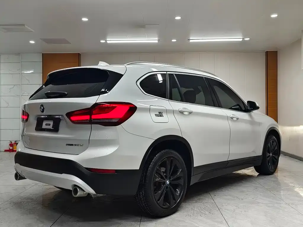 BMW X1 2021 из CN, фото 3