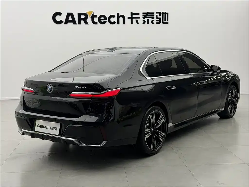 BMW 7 Series 2025 из CN, фото 9