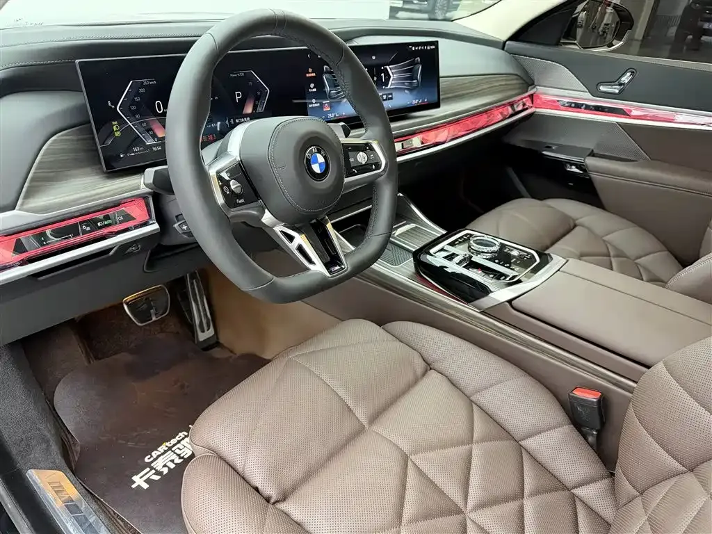 BMW 7 Series 2025 из CN, фото 10