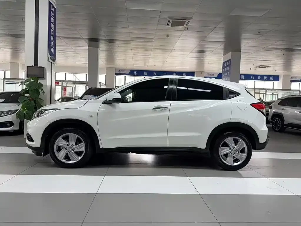 Honda Vezel 2021 из CN, фото 10