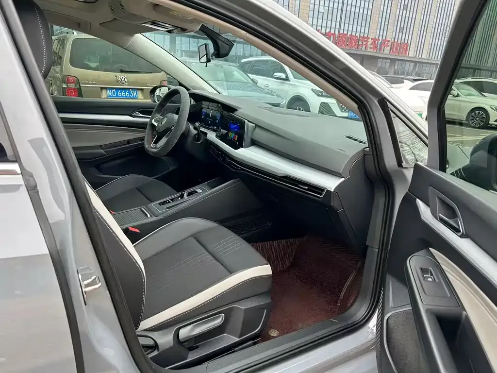 Volkswagen Golf 2021 из CN, фото 5