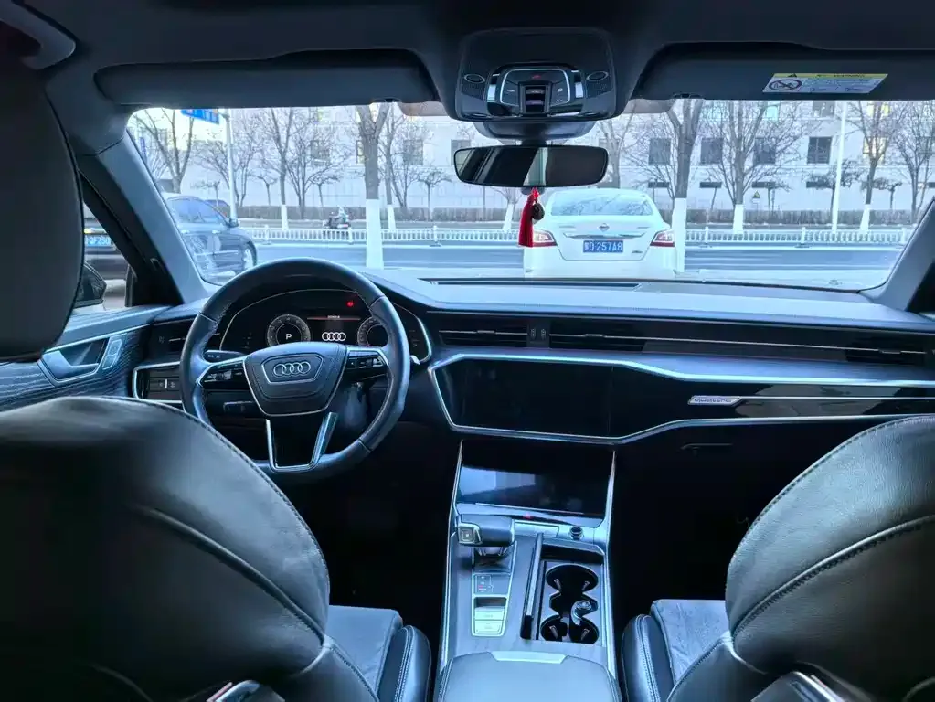 Audi A6L 2023 из CN, фото 2