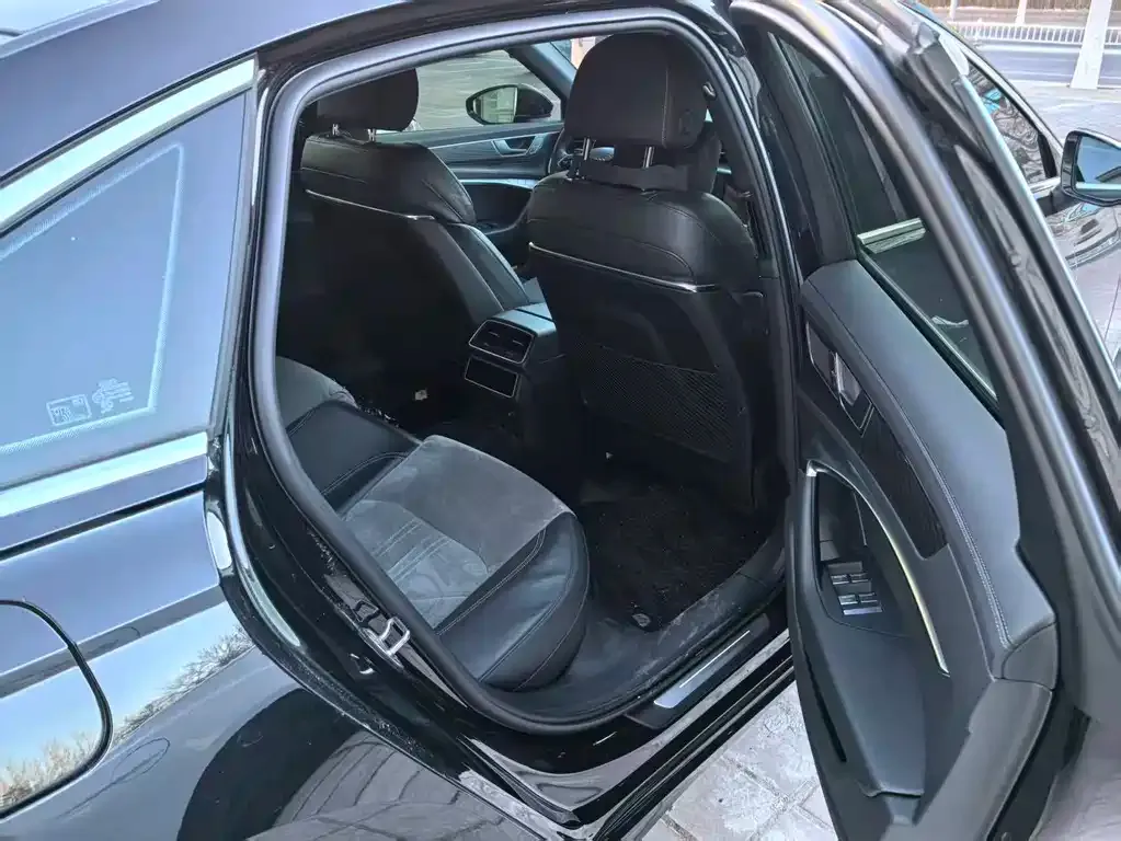 Audi A6L 2023 из CN, фото 3