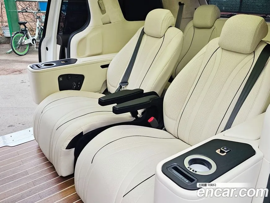 Kia Carnival — фото 10