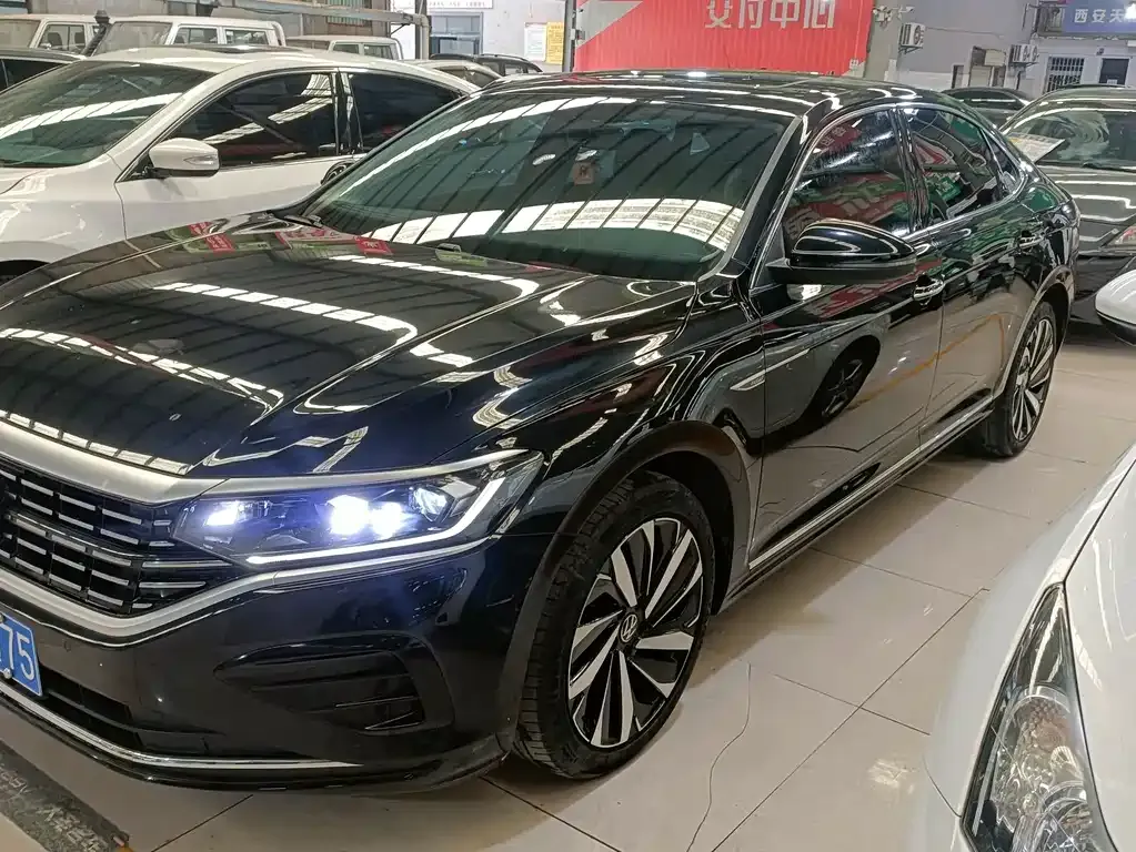 Volkswagen Passat 2023 из CN, фото 1