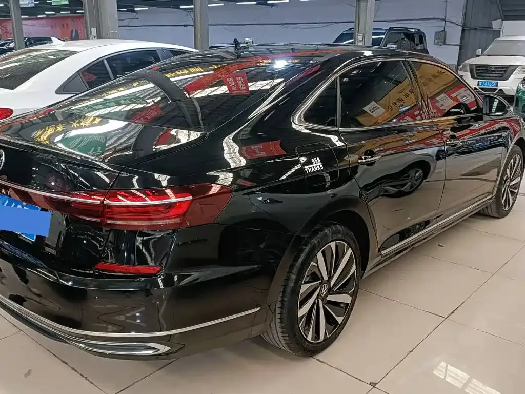 Volkswagen Passat 2023 из CN, фото 7