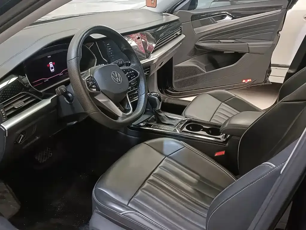 Volkswagen Passat 2023 из CN, фото 5
