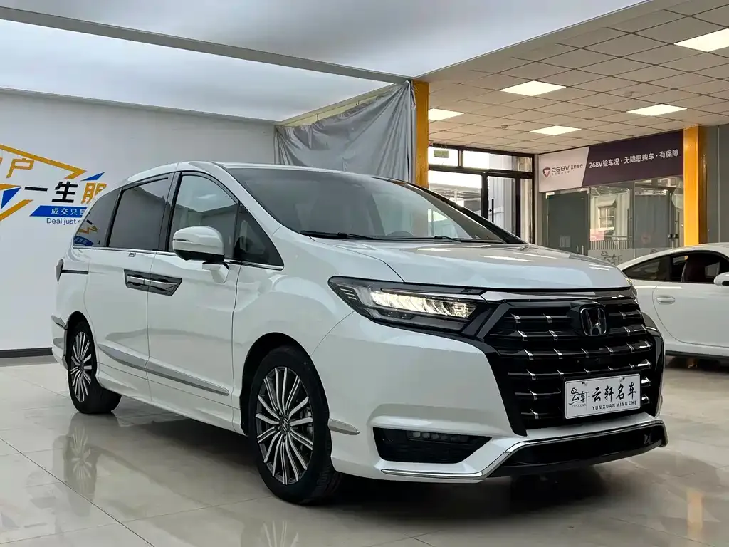 Honda Elysion 2022 из CN, фото 2