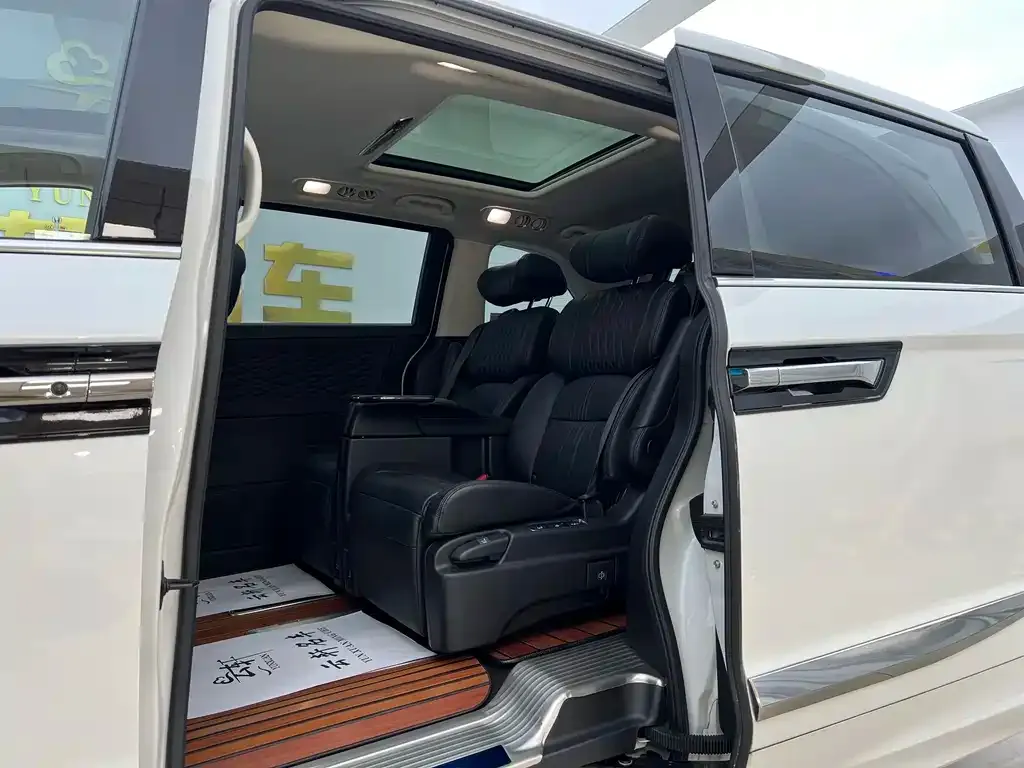 Honda Elysion 2022 из CN, фото 10