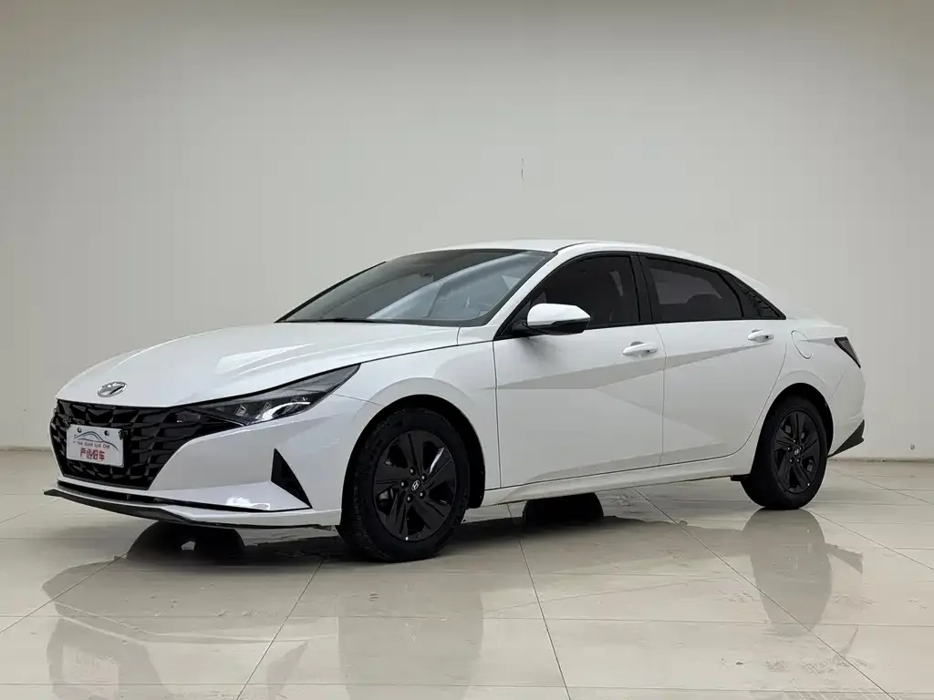 Hyundai Elantra 2023 из CN, фото 1