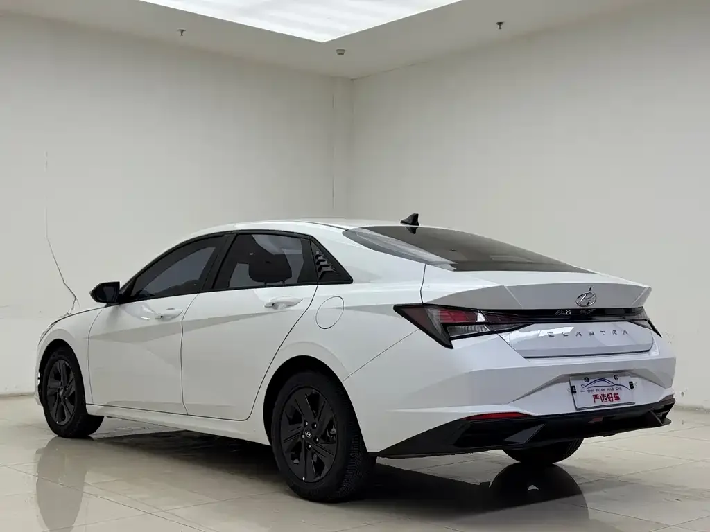 Hyundai Elantra 2023 из CN, фото 5