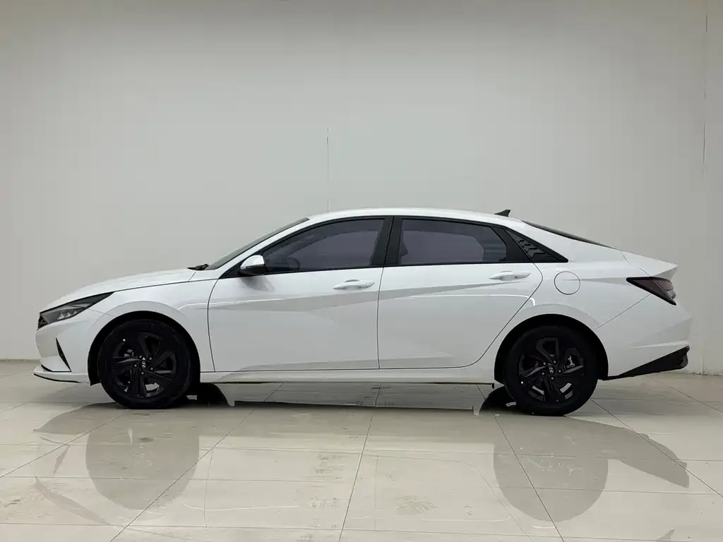 Hyundai Elantra 2023 из CN, фото 7
