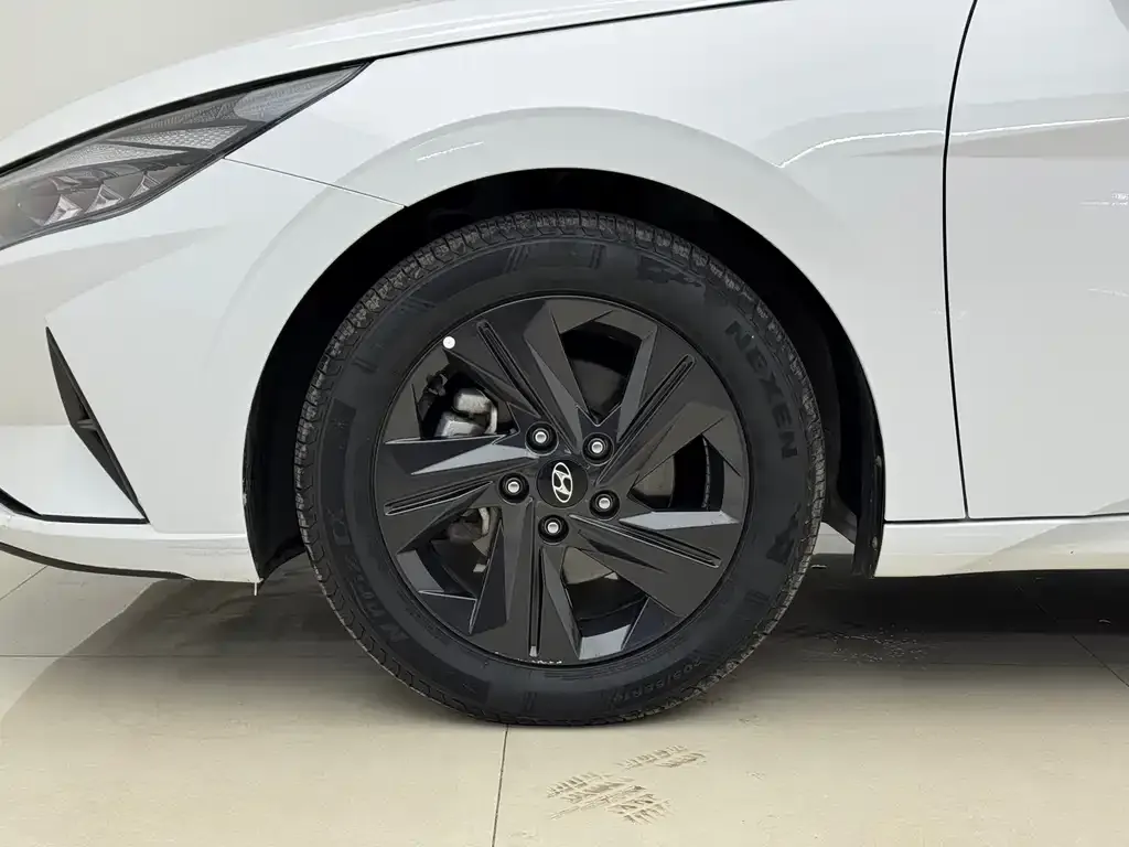 Hyundai Elantra 2023 из CN, фото 10