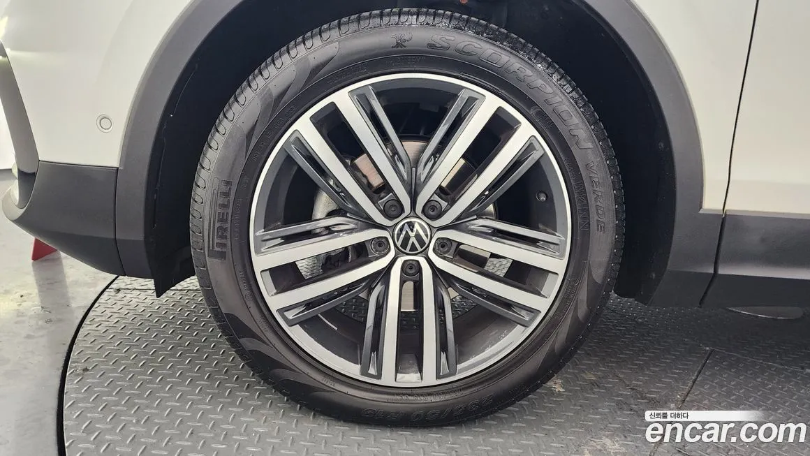 Volkswagen Tiguan 2023 из KR, фото 8